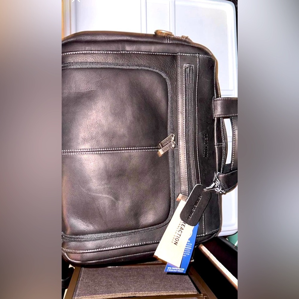 Kenneth Cole Messenger / Laptop Bag